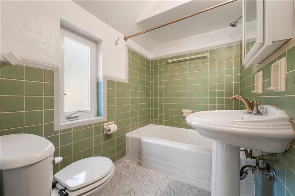 1011 Dallett Road Pittsburgh, PA 15227 - Photo 23 of 37 Gallery Image 23