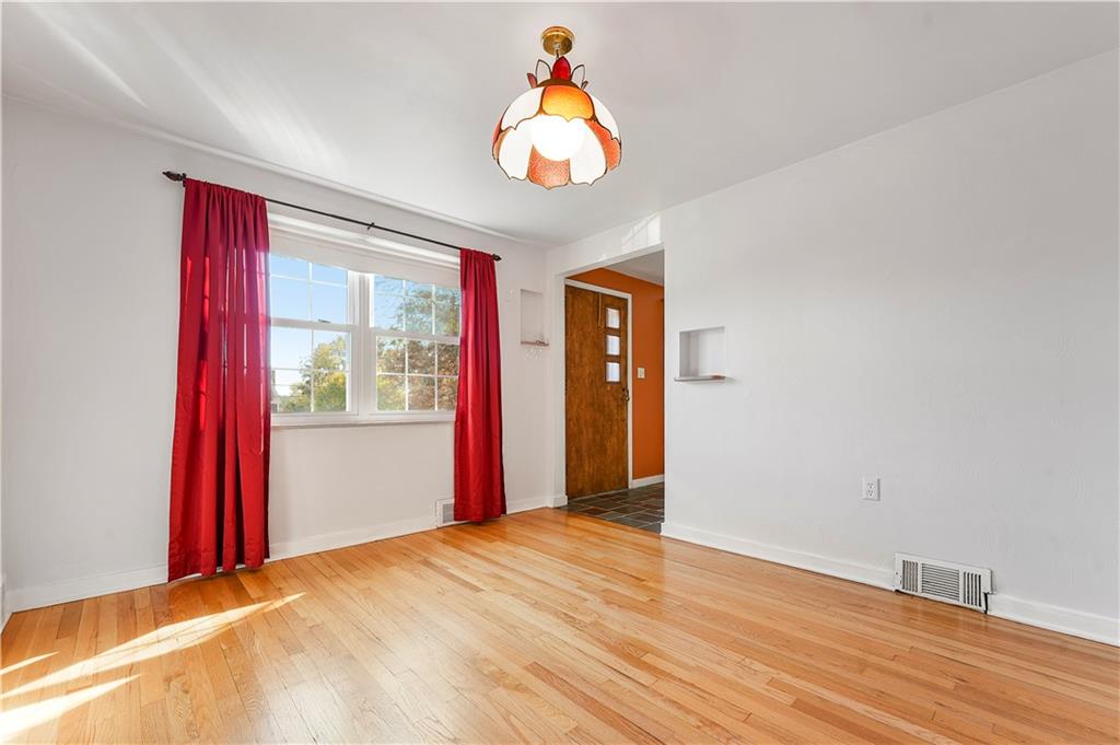 1011 Dallett Road Pittsburgh, PA 15227 - Photo 8 of 37 Gallery Image 8