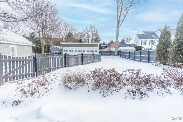 $1,200 | 325 Holcomb Street, Unit 2, Watertown, NY 13601