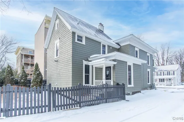 $1,200 | 325 Holcomb Street, Unit 2, Watertown, NY 13601