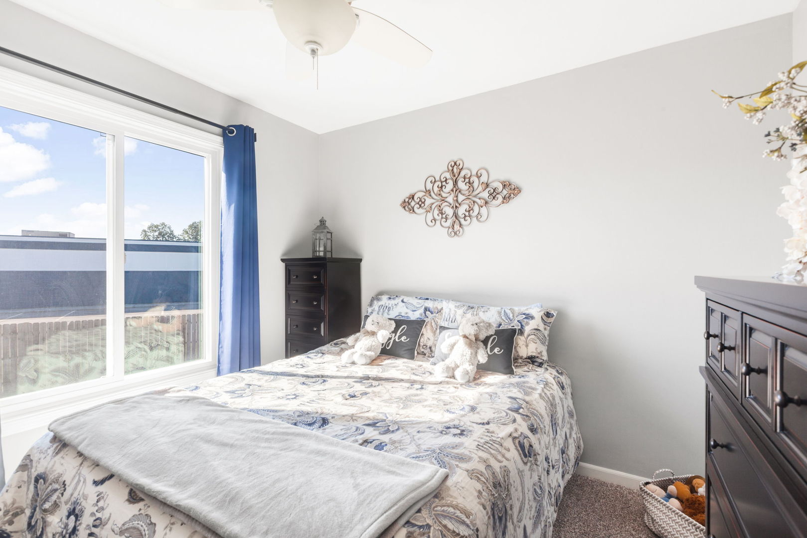 9 Arthur Court Streamwood, IL 60107 - Photo 11 of 21 a bedroom with a bed and a window