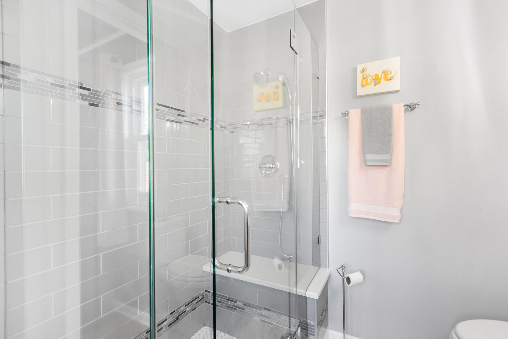 9 Arthur Court Streamwood, IL 60107 - Photo 9 of 21 a bathroom with a shower and a mirror