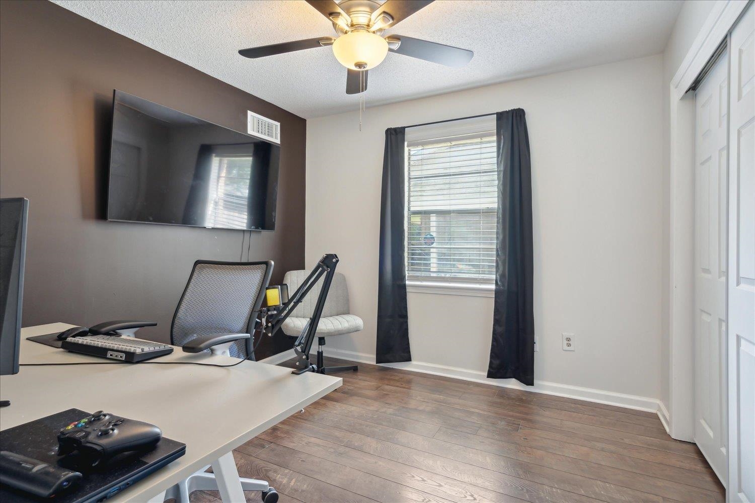 3093 Altruria Road Bartlett, TN 38134 - Photo 18 of 26 a workspace with furniture and window