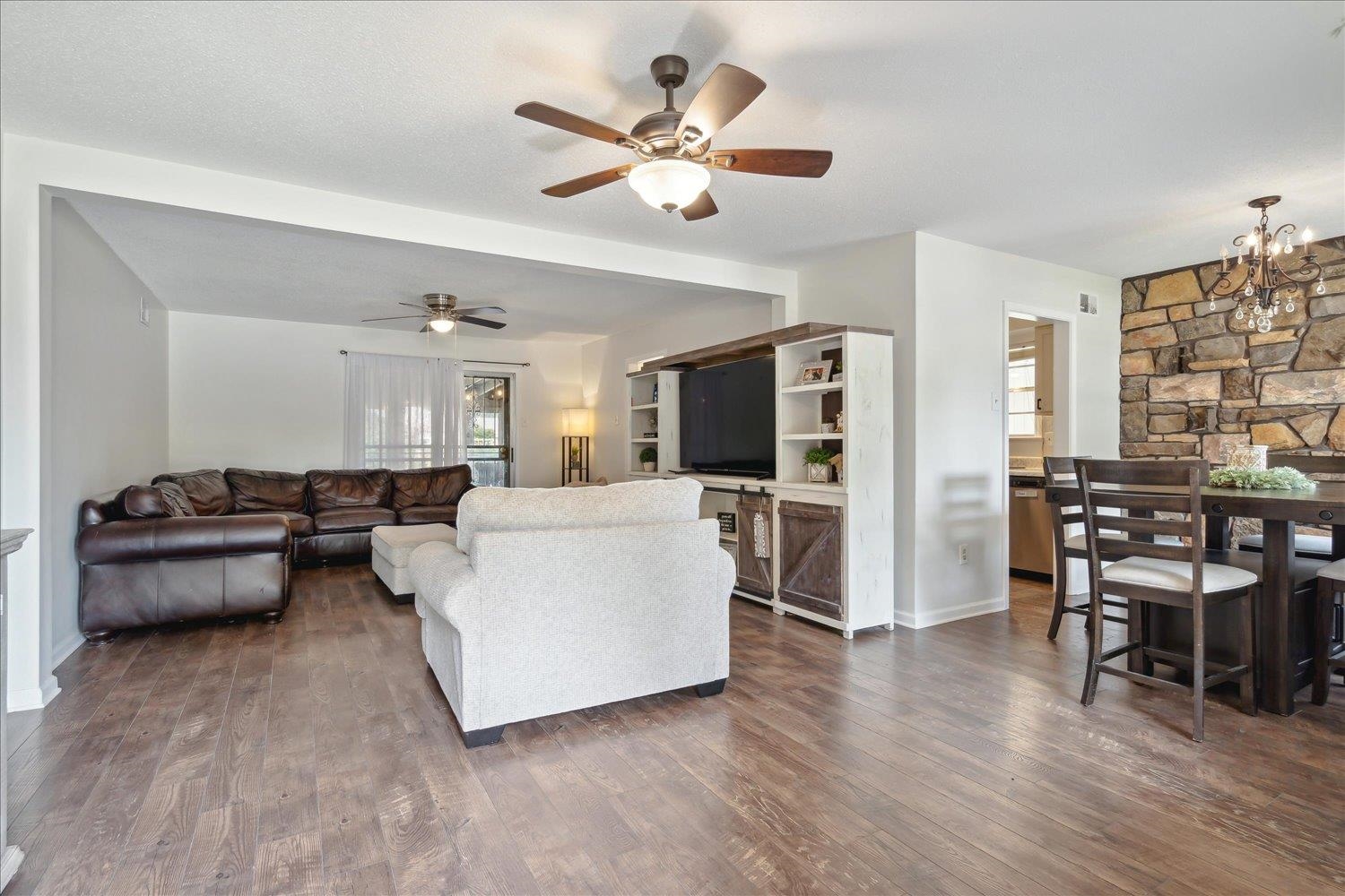3093 Altruria Road Bartlett, TN 38134 - Photo 7 of 26 a living room with furniture and a flat screen tv