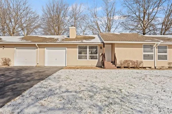 $280,000 | 10854 Rosehill Road, Overland Park, KS 66210