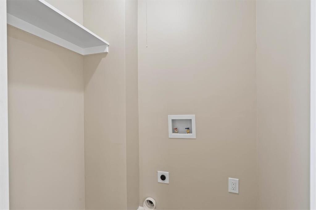 10854 Rosehill Road Overland Park, KS 66210 - Photo 14 of 32