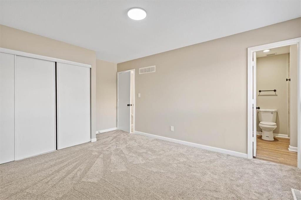 10854 Rosehill Road Overland Park, KS 66210 - Photo 16 of 32