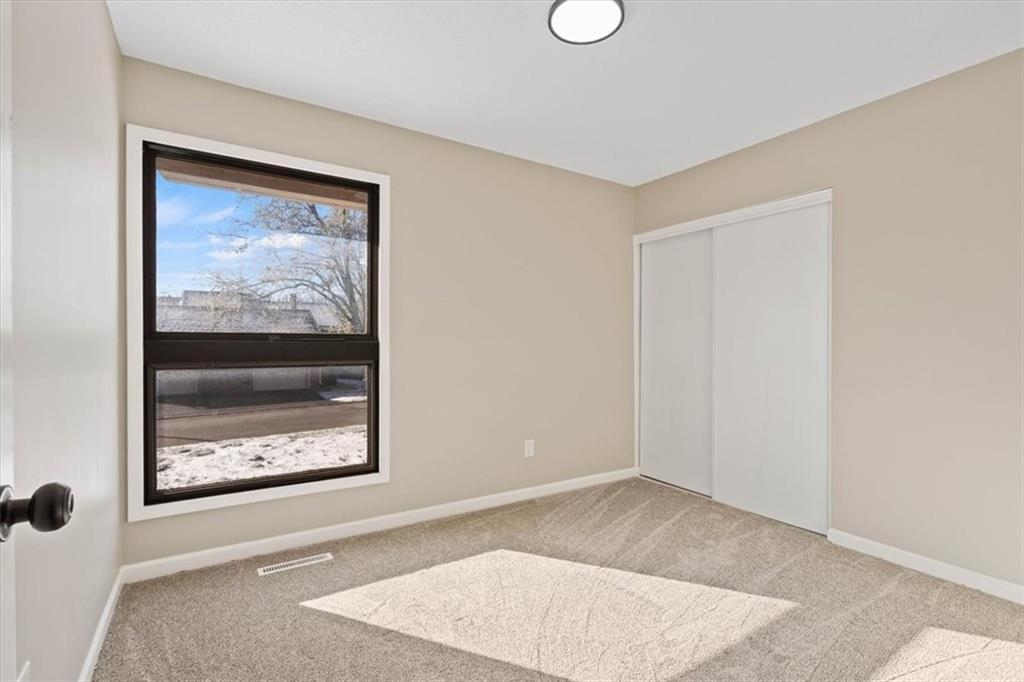 10854 Rosehill Road Overland Park, KS 66210 - Photo 21 of 32