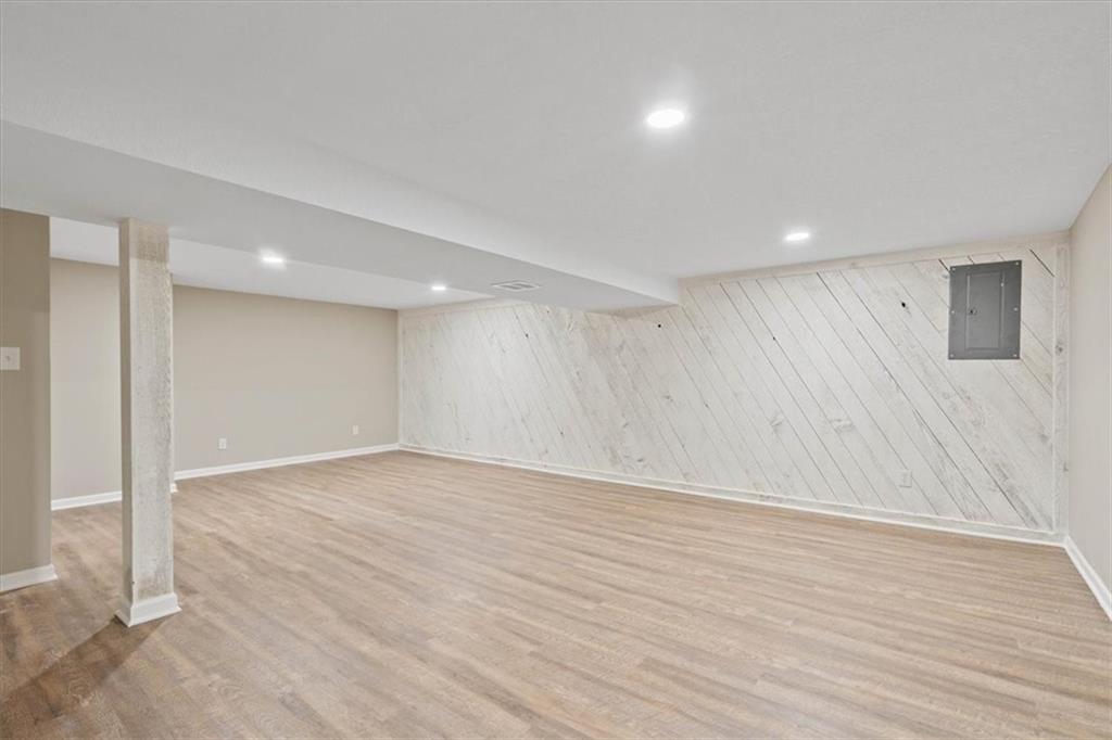 10854 Rosehill Road Overland Park, KS 66210 - Photo 25 of 32