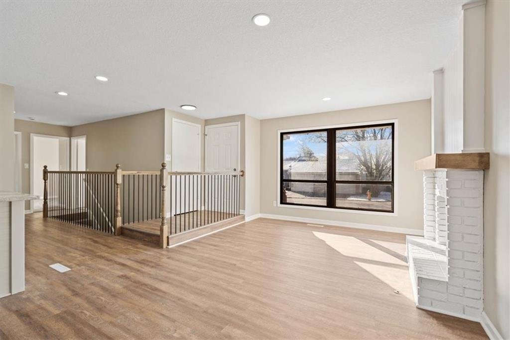 10854 Rosehill Road Overland Park, KS 66210 - Photo 3 of 32