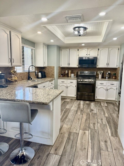13375 Rincon Road Apple Valley, CA 92308 - Photo 16 of 72 Kitchen