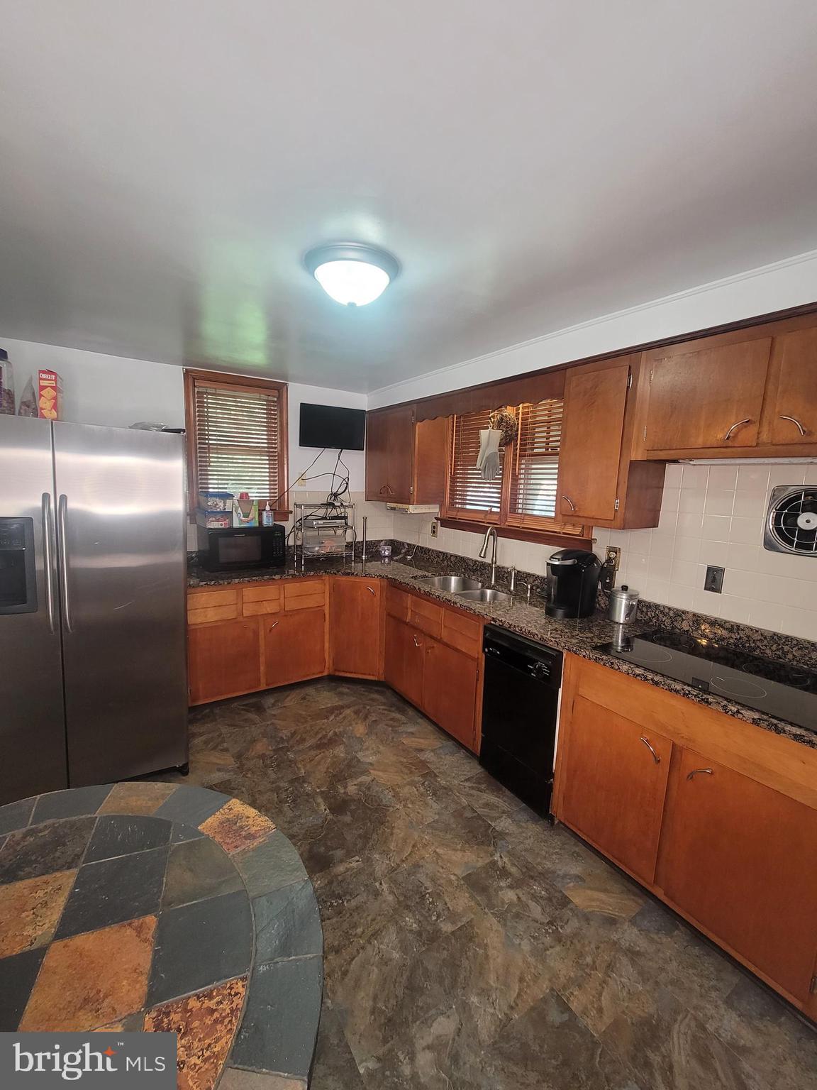4106 Maple Road Morningside, MD 20746 - Photo 8 of 9 Larve Updated Kitchen w/granite counters