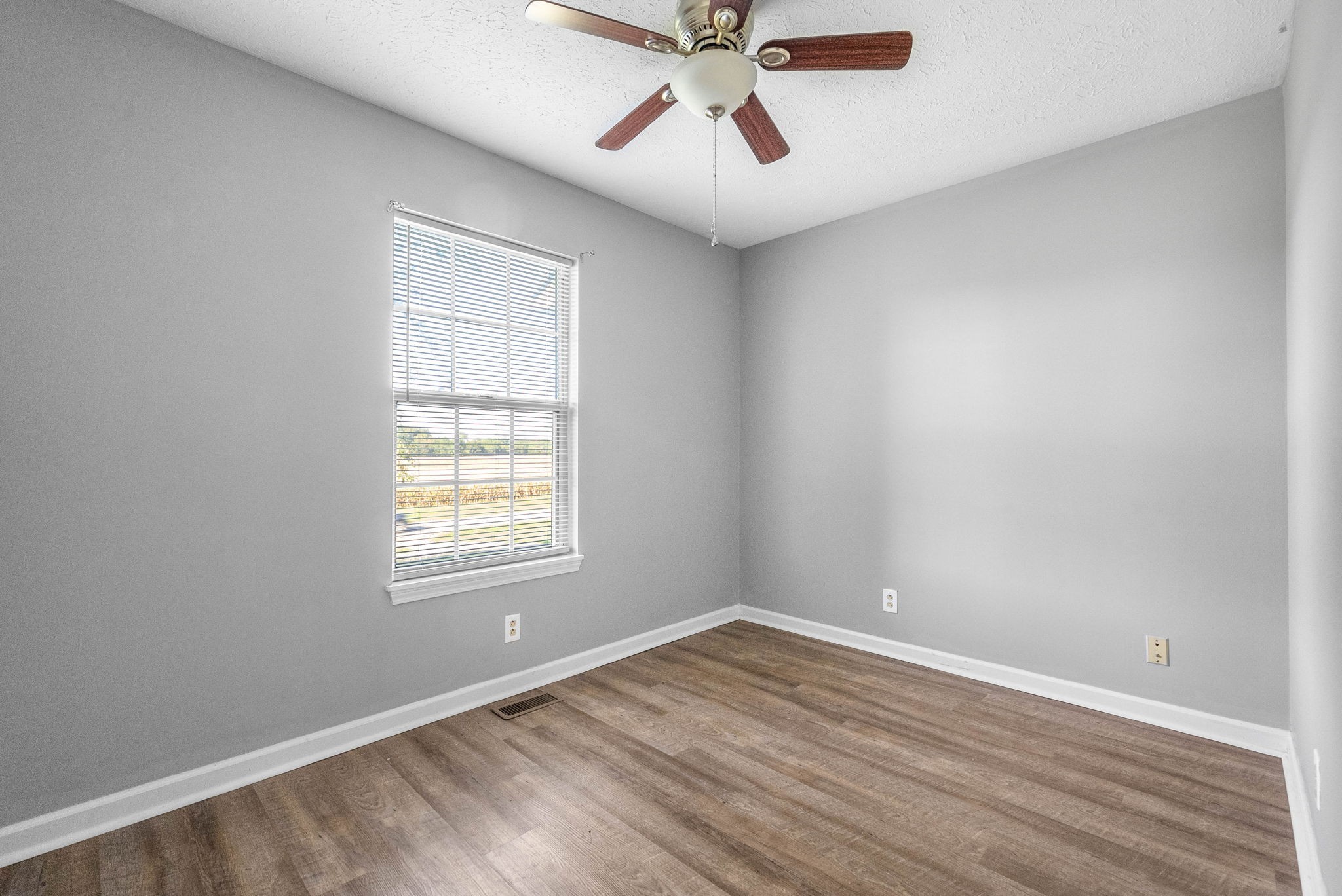 370 Hugh Hunter Road Oak Grove, KY 42262 - Photo 21 of 27 Gallery Image 21