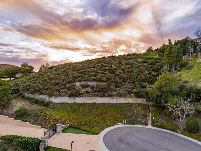 a view of a lake from a yard