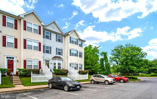 $2,600 | 1525 Fairbrook Court, Severn, MD 21144