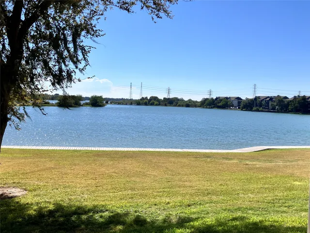 $1,425 | 18800 Egret Bay Boulevard, Unit 110, Webster, TX 77058