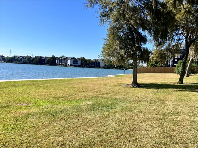 $1,425 | 18800 Egret Bay Boulevard, Unit 110, Webster, TX 77058