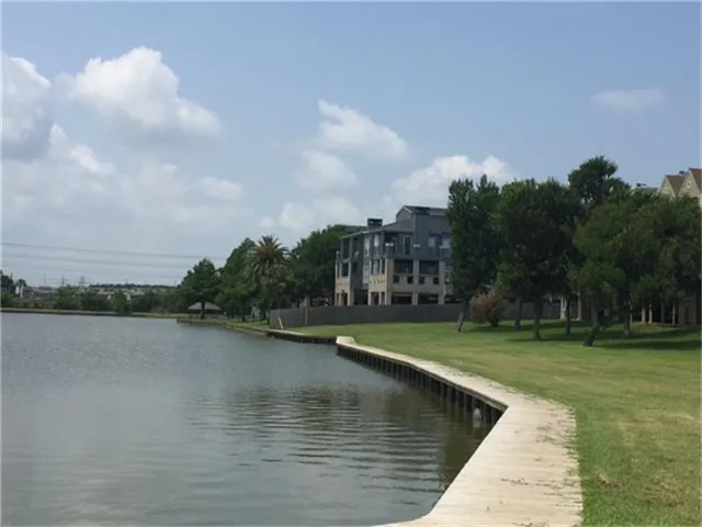 $1,425 | 18800 Egret Bay Boulevard, Unit 110, Webster, TX 77058
