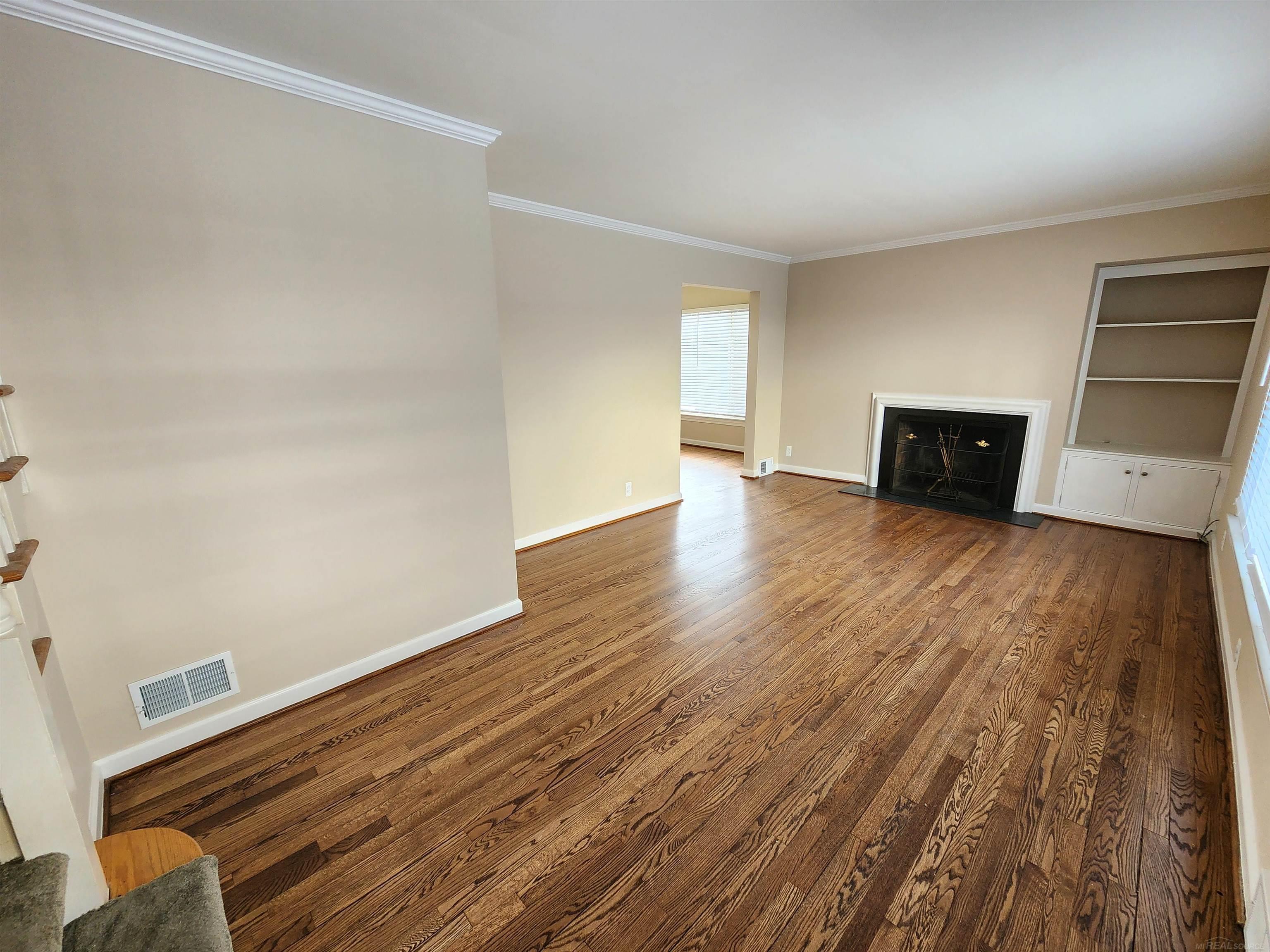 343 Rivard Boulevard Grosse Pointe, MI 48230 - Photo 2 of 31