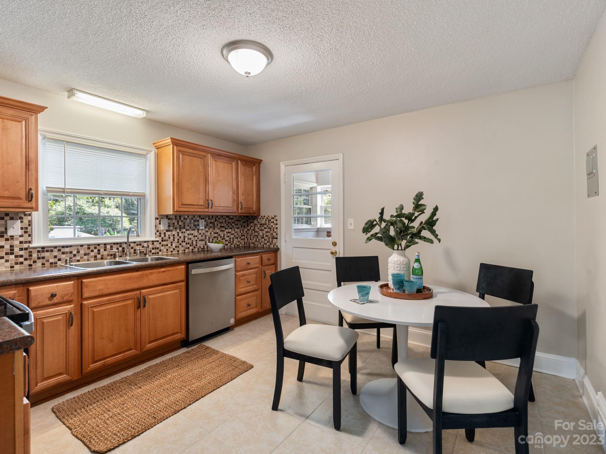 2960 Enfield Road Charlotte, NC 28205 - Photo 2 of 20 Gallery Image 2