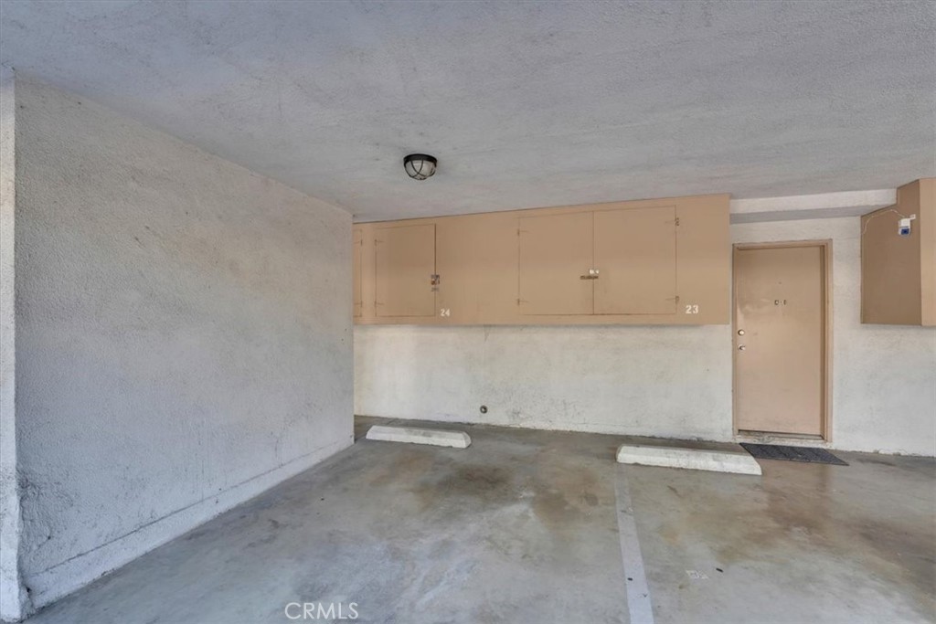 2521 West Sunflower Avenue, Unit H2 Santa Ana, CA 92704 - Photo 24 of 30 a view of an empty room