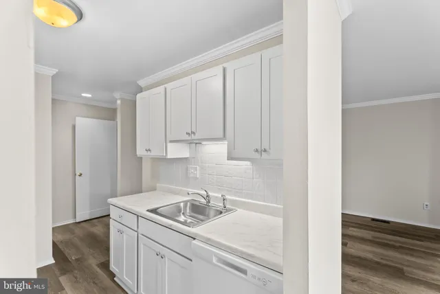 $300,000 | 9413 Penshurst Court, Gaithersburg, MD 20886