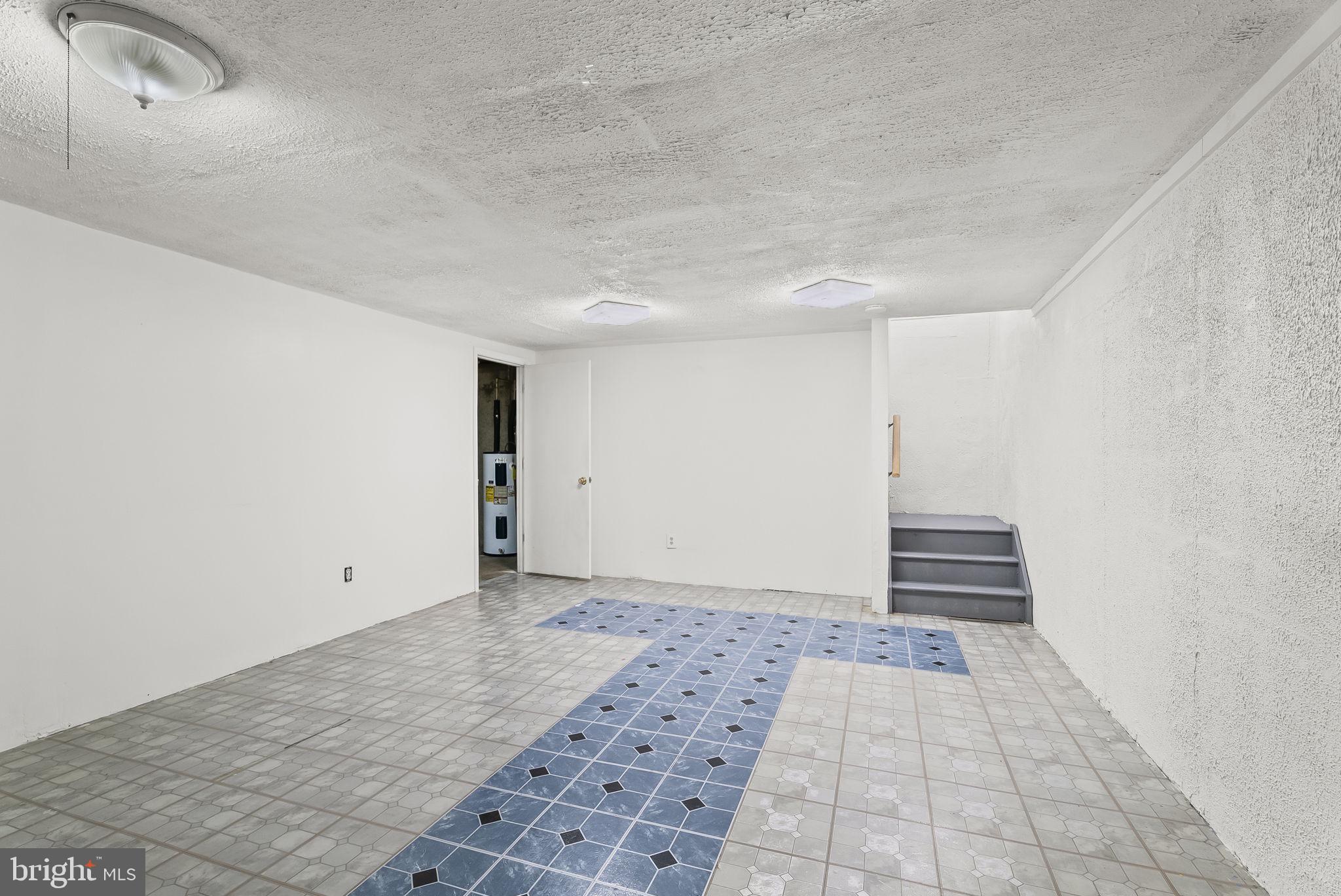 9413 Penshurst Court Gaithersburg, MD 20886 - Photo 24 of 32 a view of an empty room