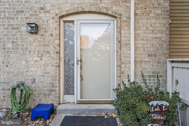 $300,000 | 9413 Penshurst Court, Gaithersburg, MD 20886