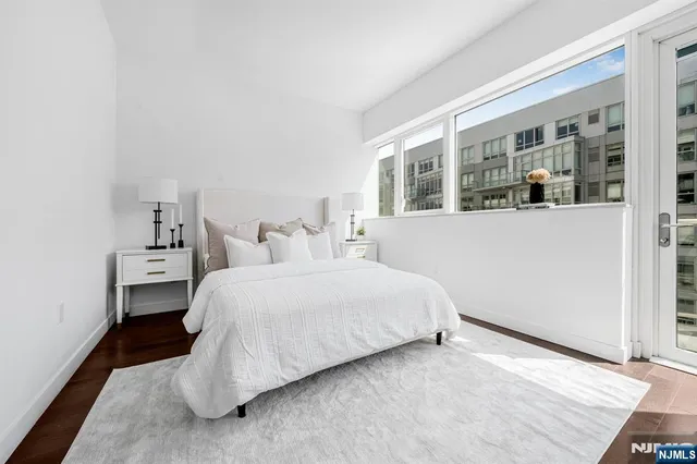 $1,279,888 | 800 Ave At Port Imperial, Unit 821, Weehawken, NJ 07086