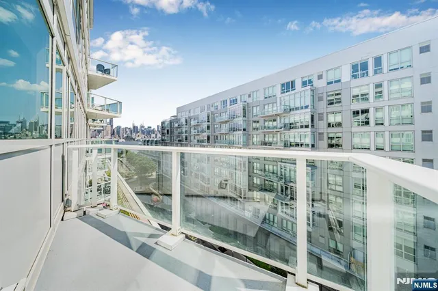 $1,279,888 | 800 Ave At Port Imperial, Unit 821, Weehawken, NJ 07086