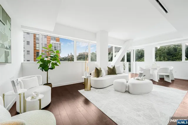 $1,279,888 | 800 Ave At Port Imperial, Unit 821, Weehawken, NJ 07086