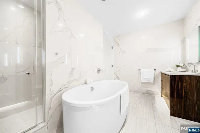 $1,279,888 | 800 Ave At Port Imperial, Unit 821, Weehawken, NJ 07086