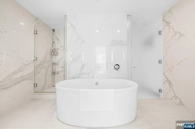 $1,279,888 | 800 Ave At Port Imperial, Unit 821, Weehawken, NJ 07086