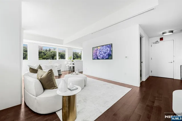 $1,279,888 | 800 Ave At Port Imperial, Unit 821, Weehawken, NJ 07086