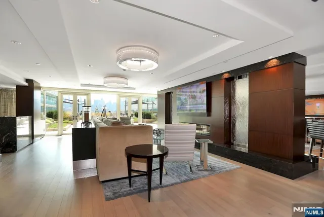 $1,279,888 | 800 Ave At Port Imperial, Unit 821, Weehawken, NJ 07086
