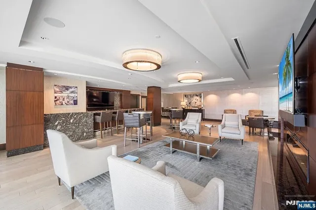 $1,279,888 | 800 Ave At Port Imperial, Unit 821, Weehawken, NJ 07086