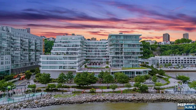 $1,279,888 | 800 Ave At Port Imperial, Unit 821, Weehawken, NJ 07086