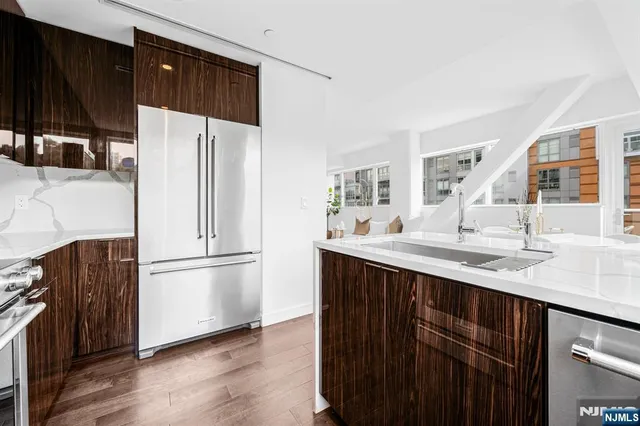 $1,279,888 | 800 Ave At Port Imperial, Unit 821, Weehawken, NJ 07086