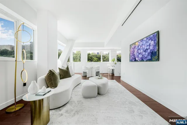 $1,279,888 | 800 Ave At Port Imperial, Unit 821, Weehawken, NJ 07086