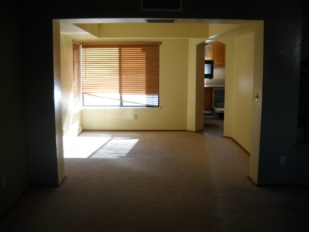 1813 East Redfield Road Phoenix, AZ 85022 - Photo 4 of 22 LIVING ROOM