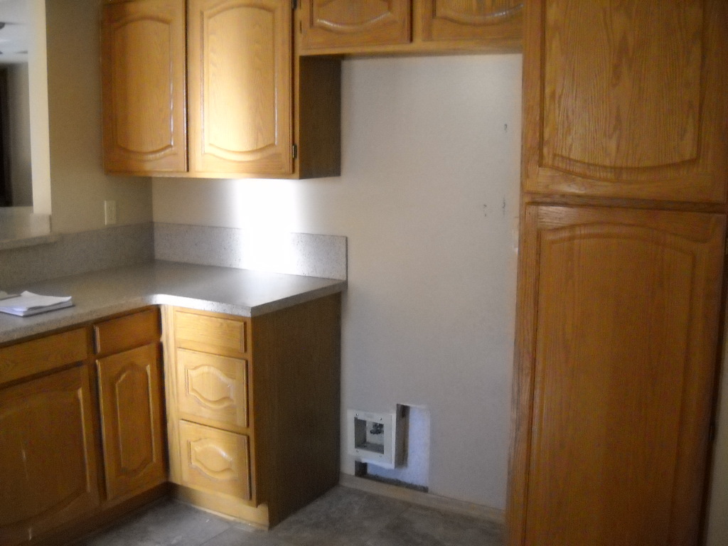 1813 East Redfield Road Phoenix, AZ 85022 - Photo 5 of 22 KITCHEN