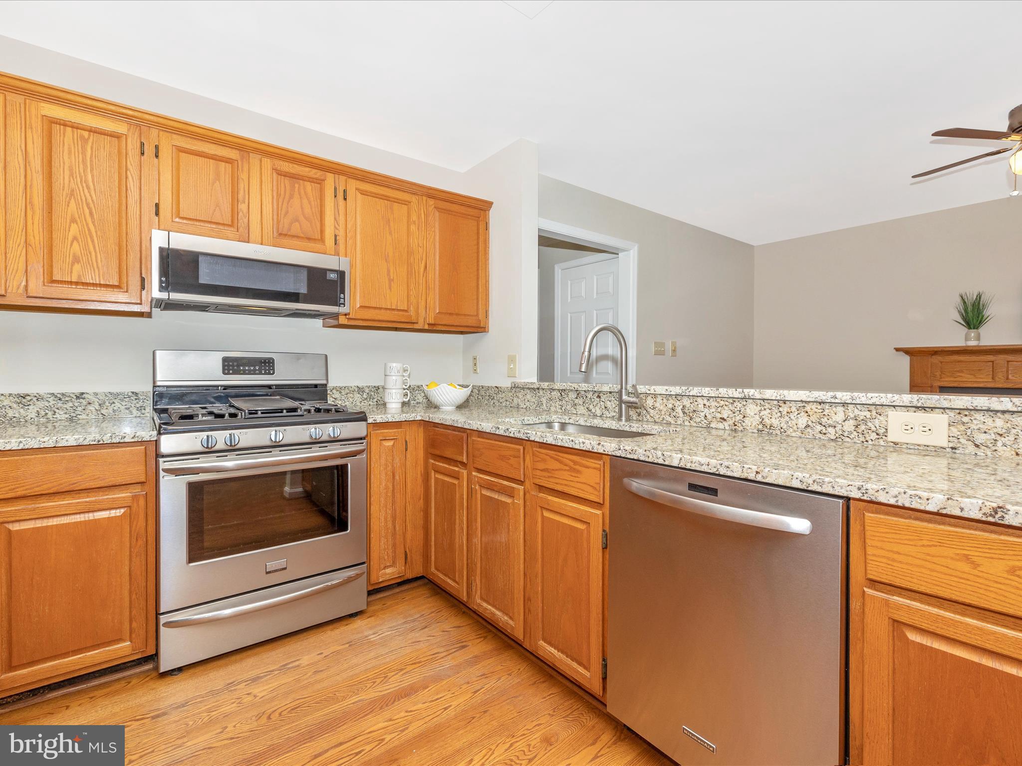 18908 Falling Star Road Germantown, MD 20874 - Photo 20 of 70 Kitchen