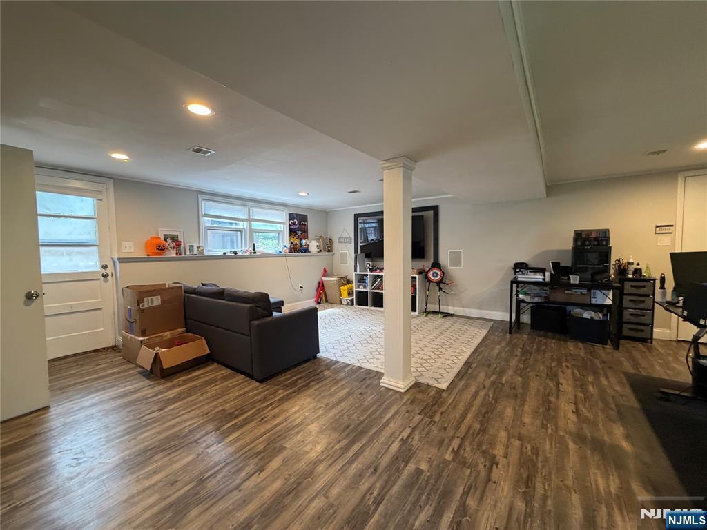 31 Clinton Lane Wayne, NJ 07470 - Photo 23 of 38