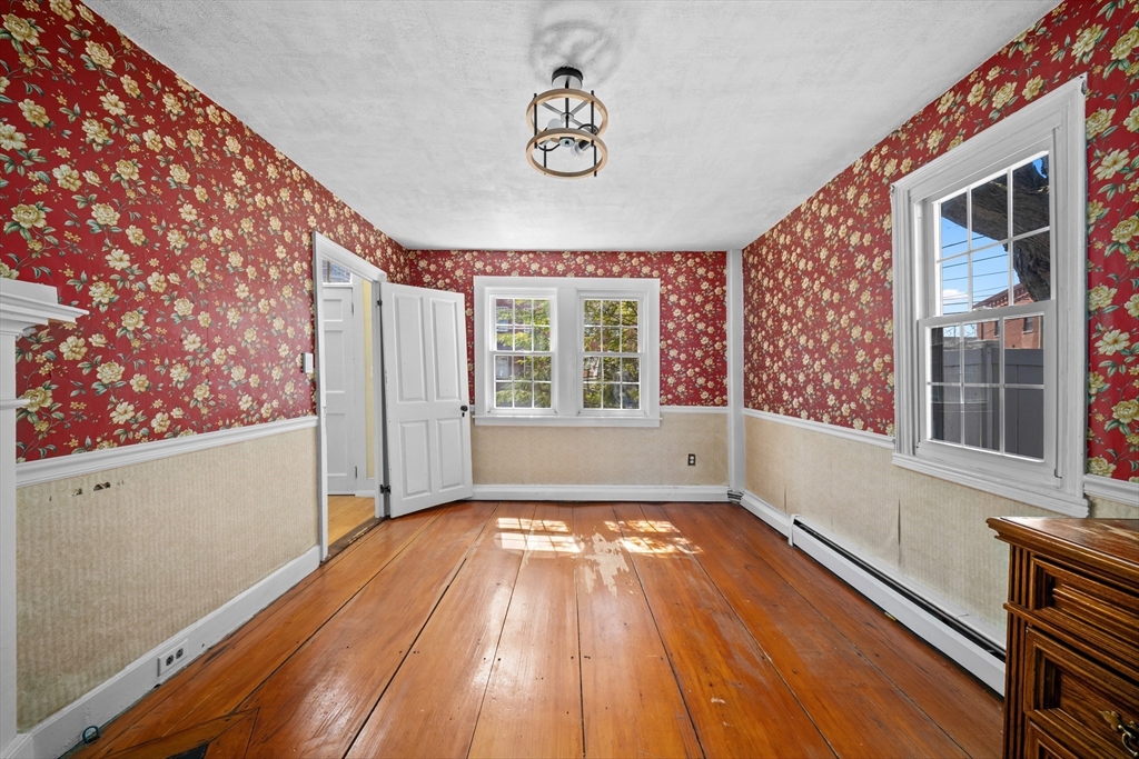 25 High Street Amesbury, MA 01913 - Photo 12 of 35