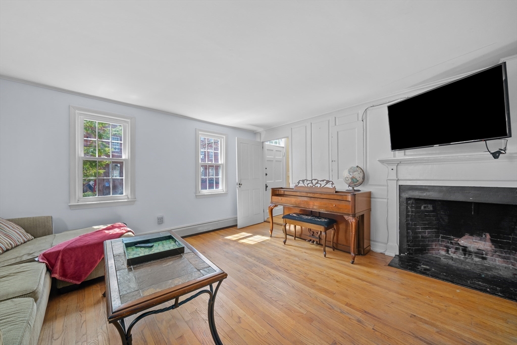 25 High Street Amesbury, MA 01913 - Photo 13 of 35