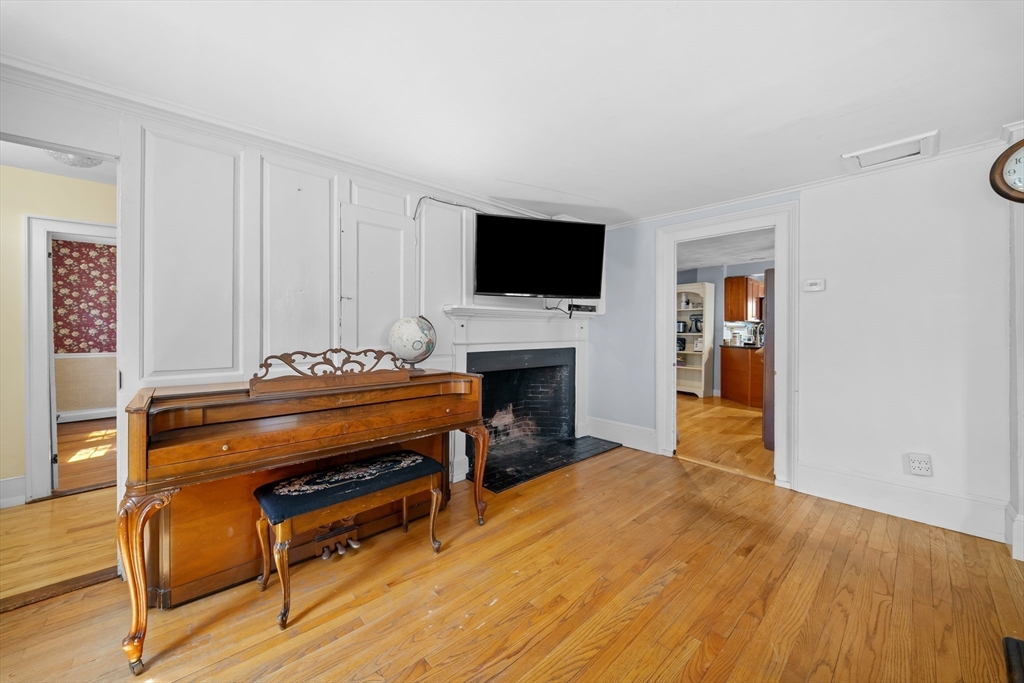 25 High Street Amesbury, MA 01913 - Photo 16 of 35