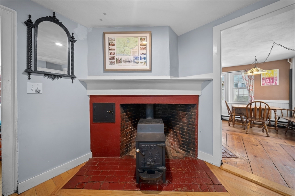 25 High Street Amesbury, MA 01913 - Photo 6 of 35