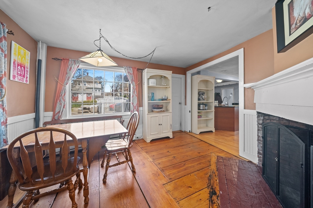 25 High Street Amesbury, MA 01913 - Photo 7 of 35