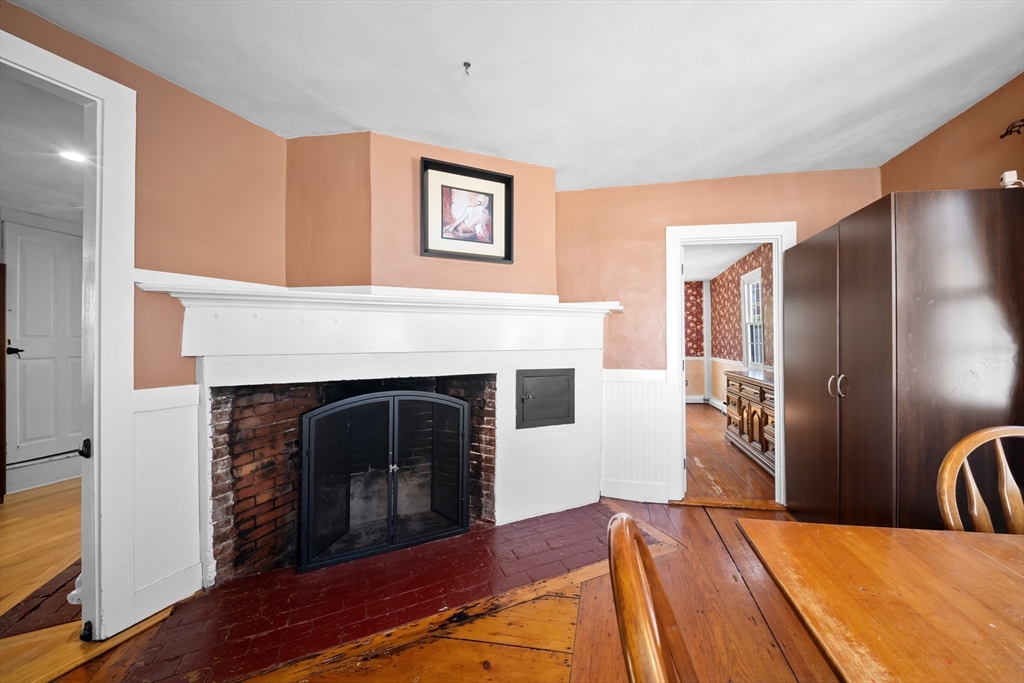 25 High Street Amesbury, MA 01913 - Photo 9 of 35