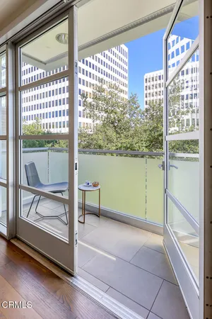 $1,369,777 | 257 South Hudson Avenue, Unit 301, Pasadena, CA 91101